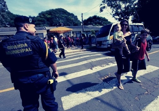 Grupo CS Servicos: Cartilha Segurança nas Escolas na Prática